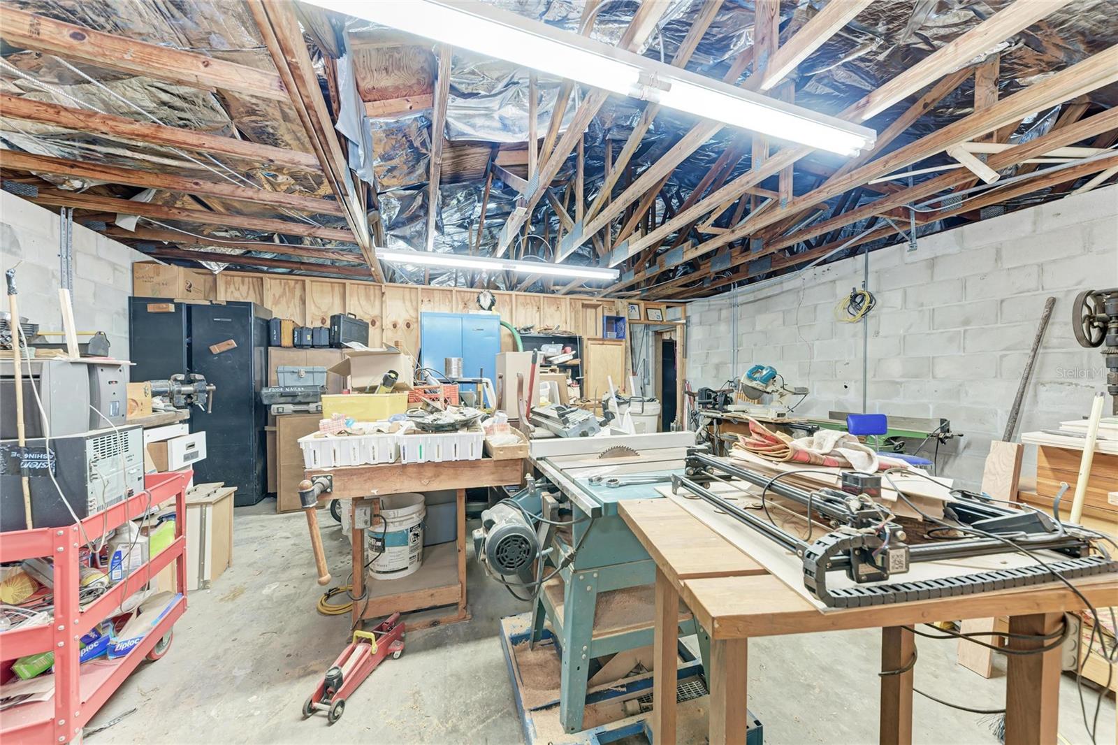 1050; N 1/4 OF 15/34/17 - Residential