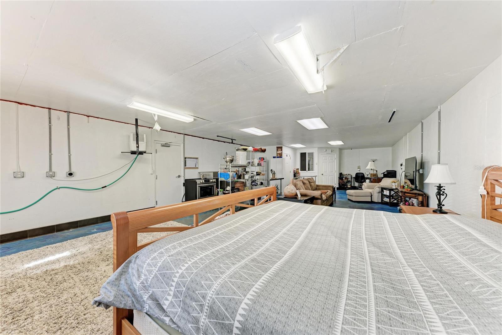 1050; N 1/4 OF 15/34/17 - Residential