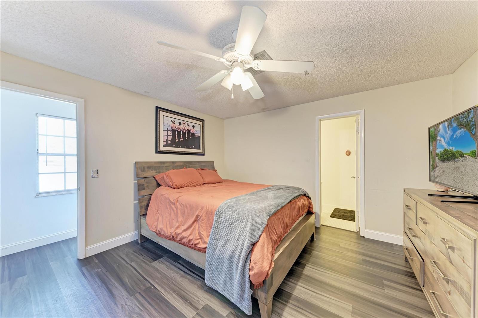 1050; N 1/4 OF 15/34/17 - Residential