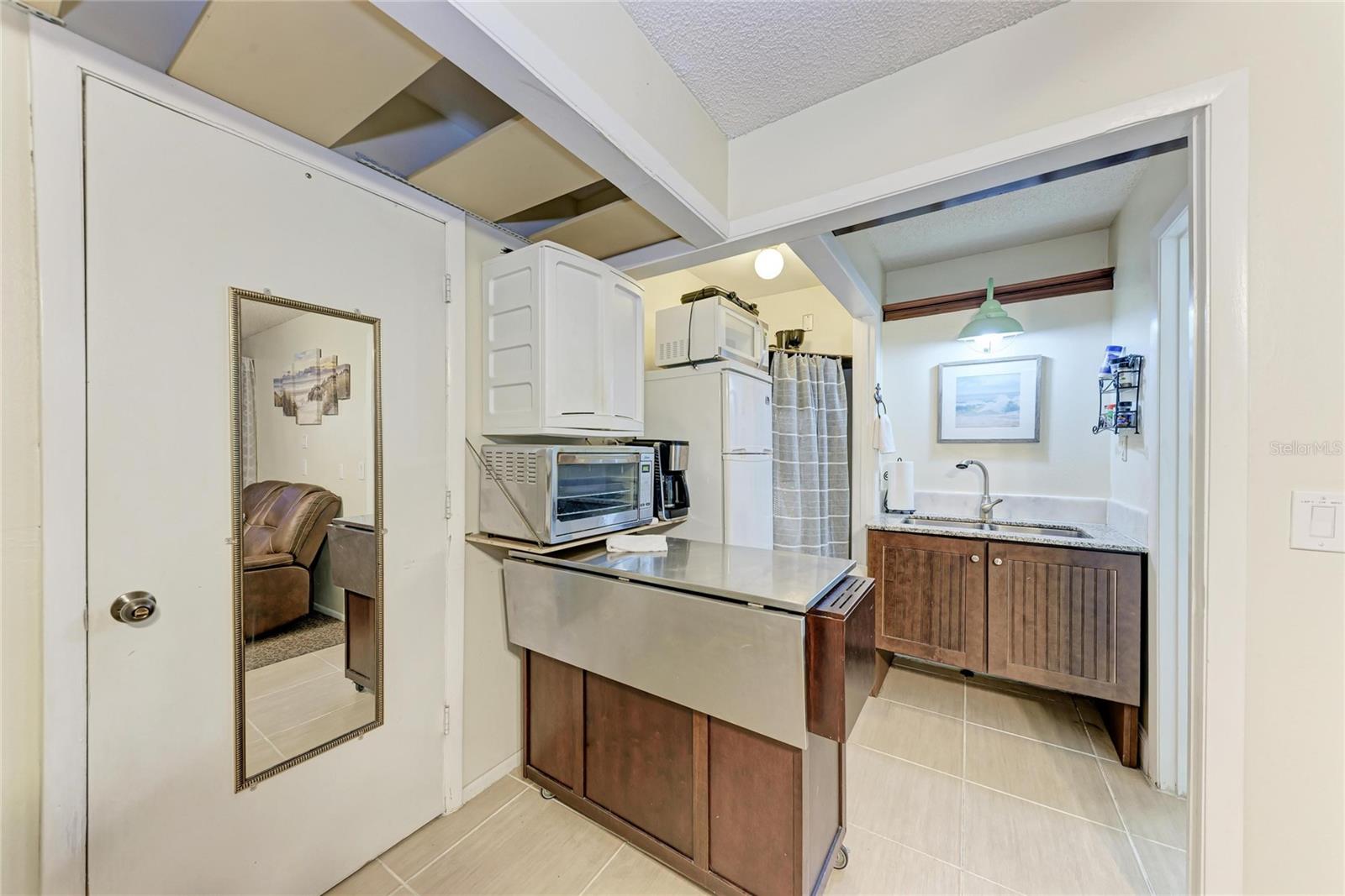 1050; N 1/4 OF 15/34/17 - Residential