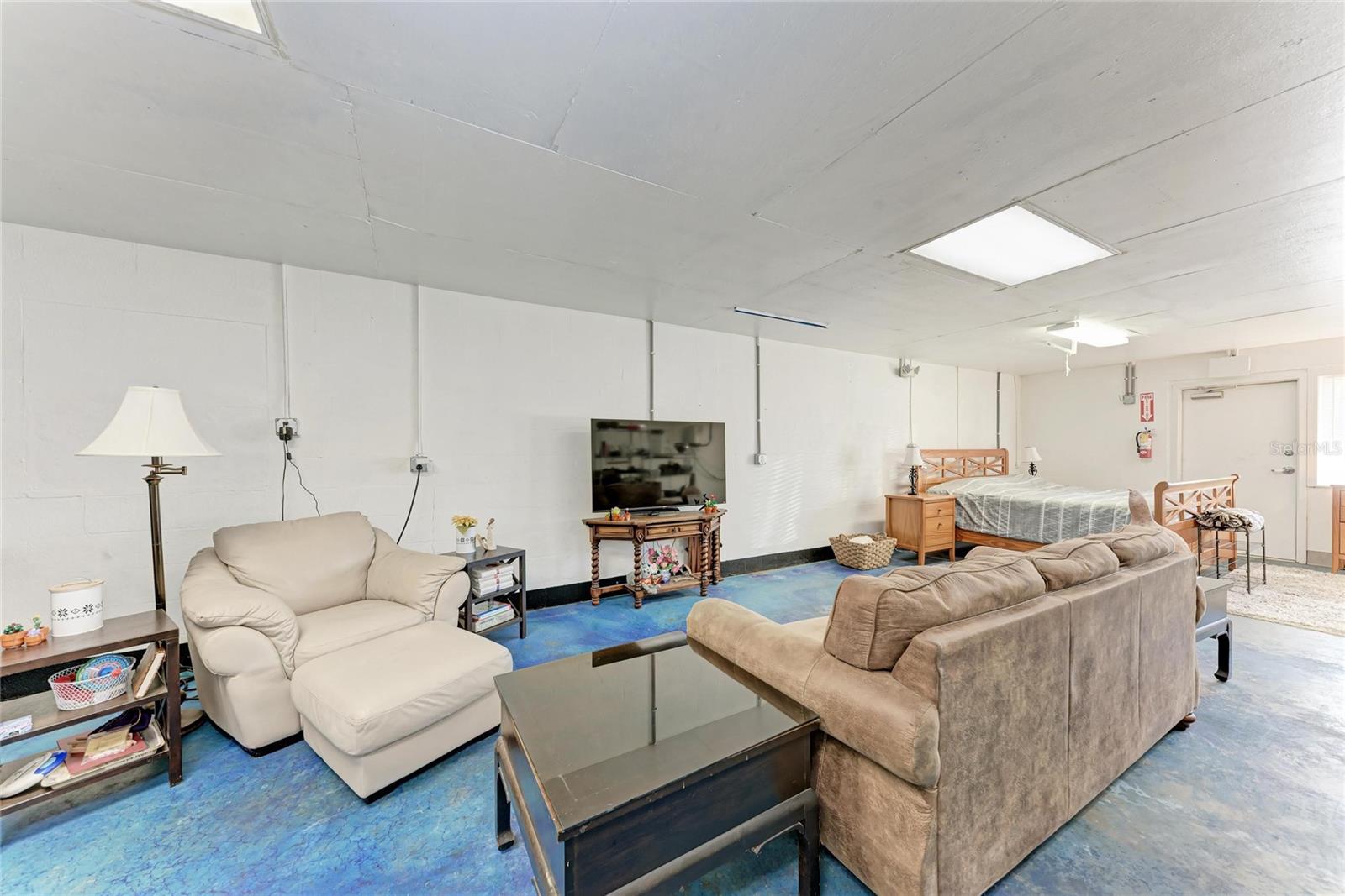 1050; N 1/4 OF 15/34/17 - Residential