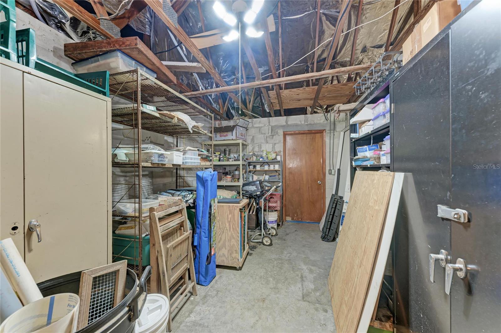 1050; N 1/4 OF 15/34/17 - Residential