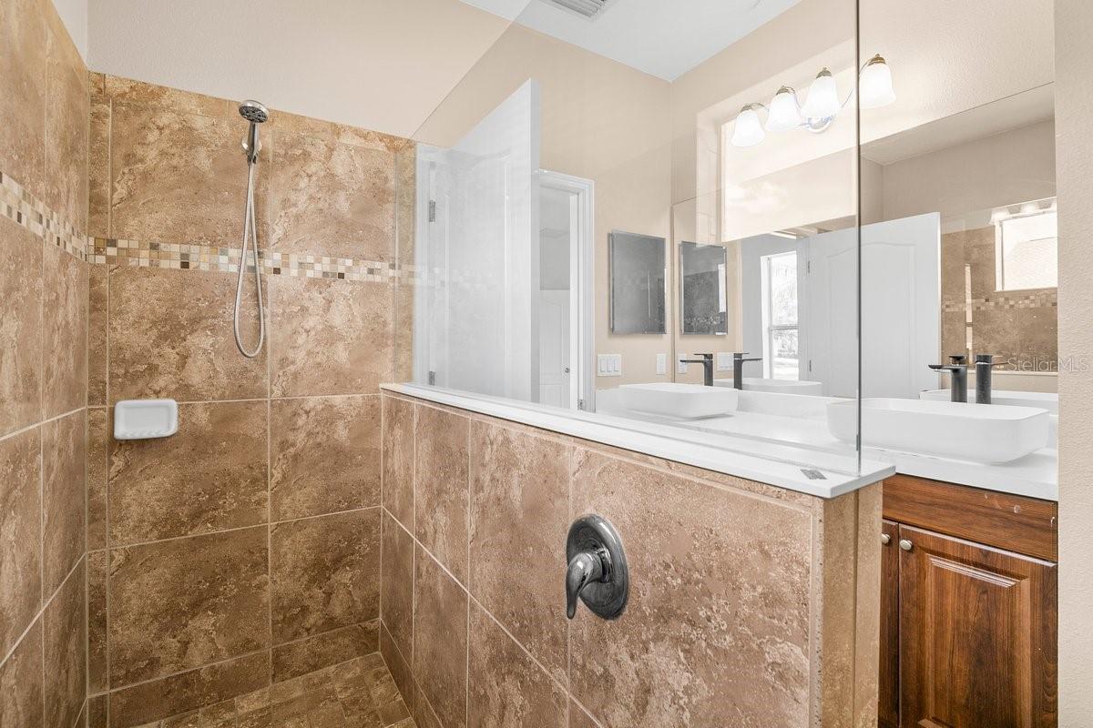 FOREST CREEK FENNEMORE WAY - Residential Lease