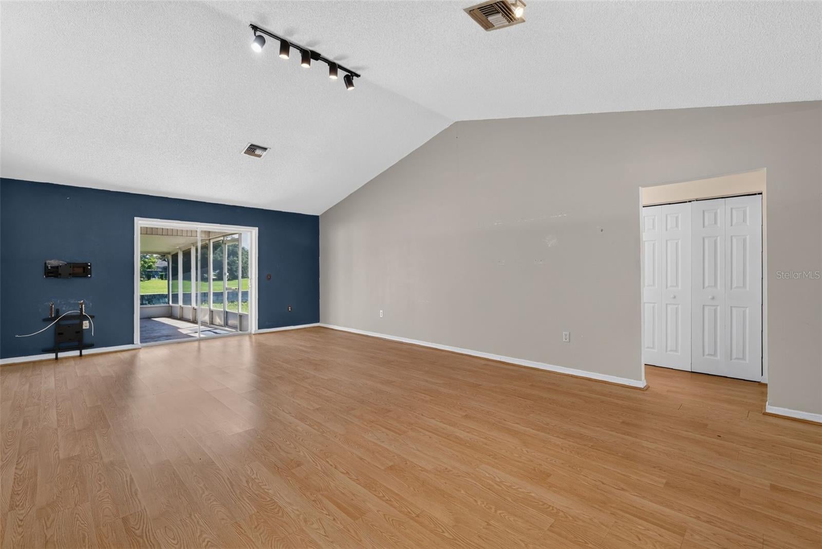 217 EASTRIDGE DRIVE