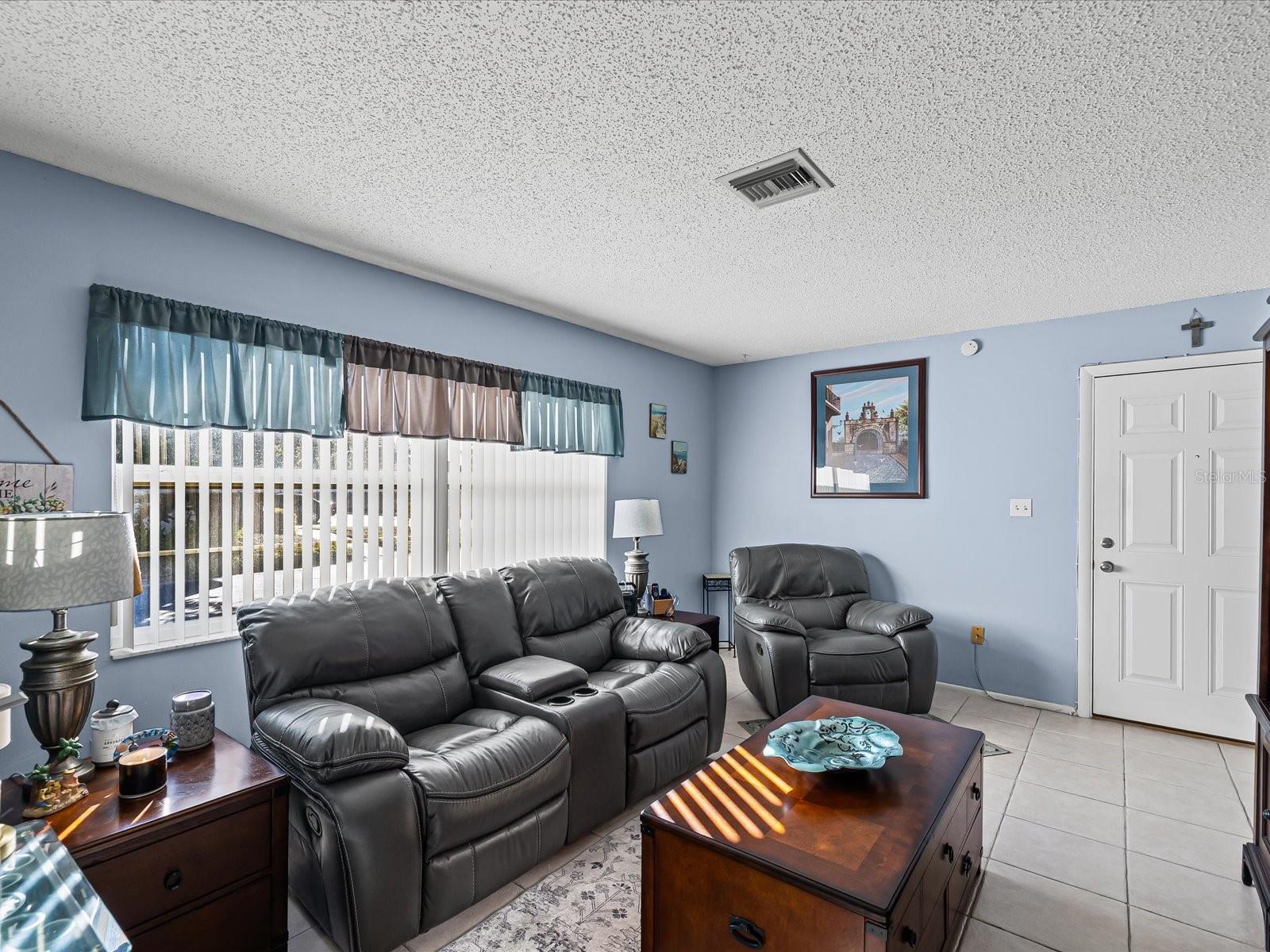 CEDAR POINTE CONDO PH 01 - Residential