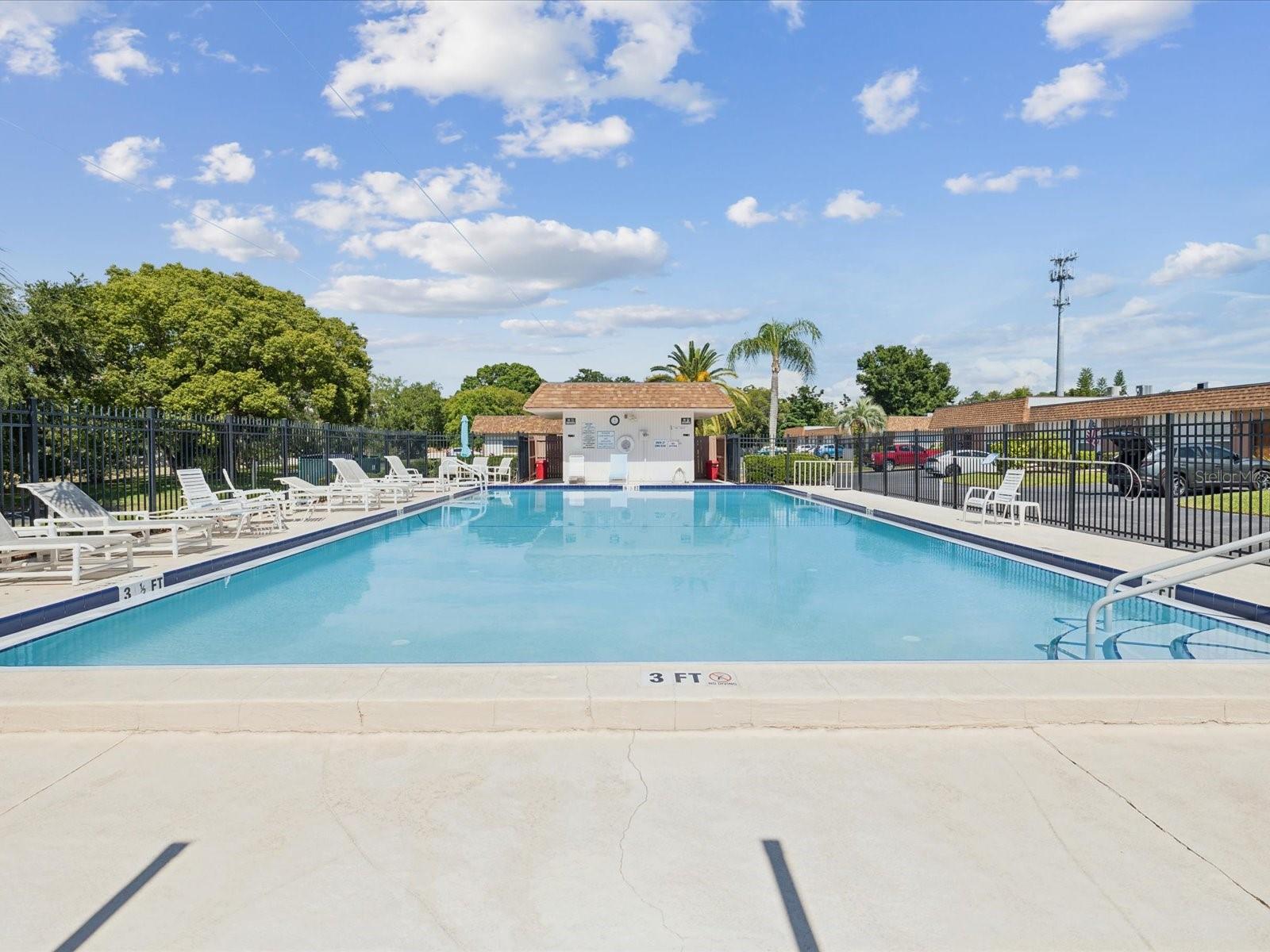 CEDAR POINTE CONDO PH 01 - Residential