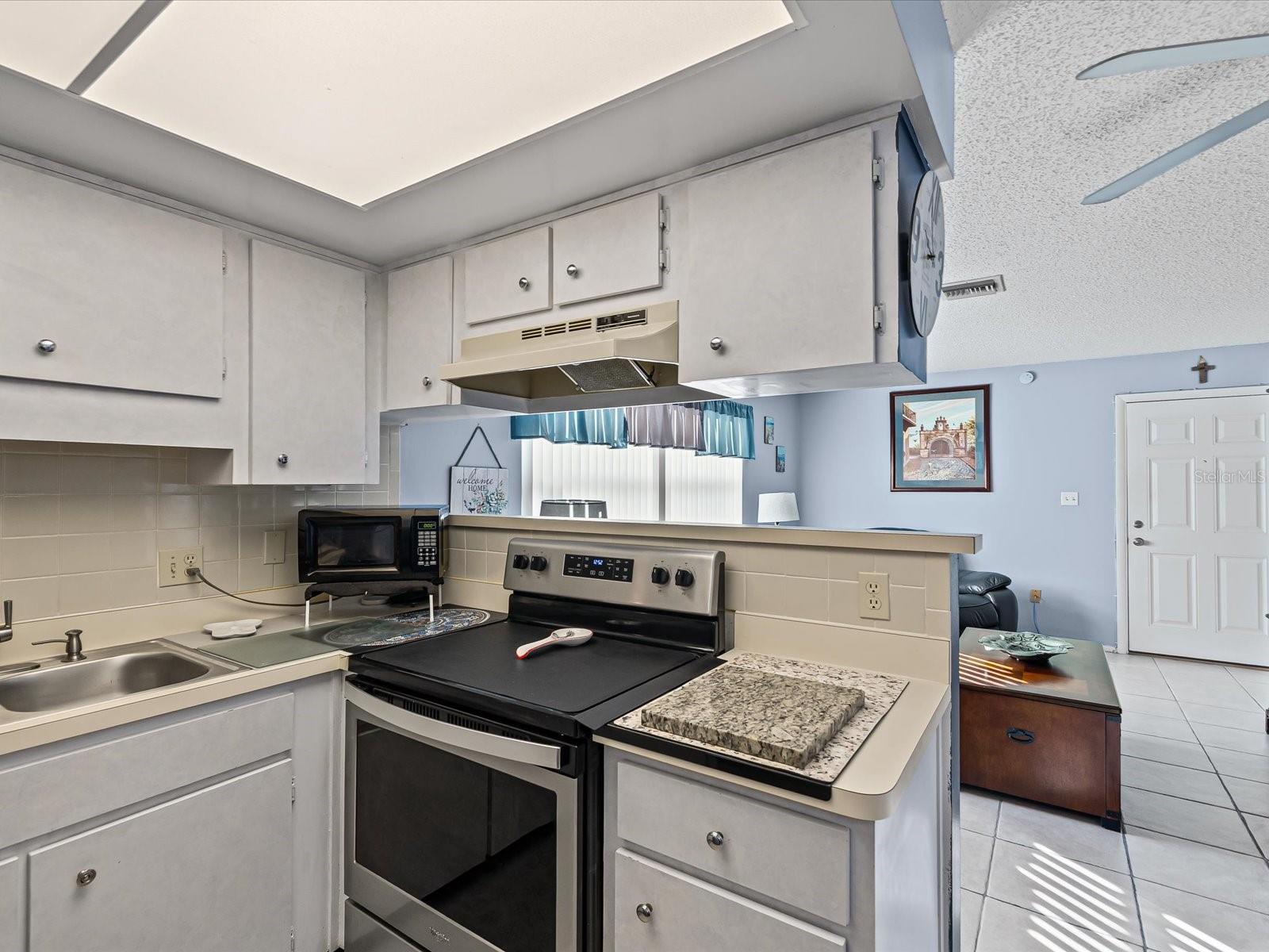 CEDAR POINTE CONDO PH 01 - Residential