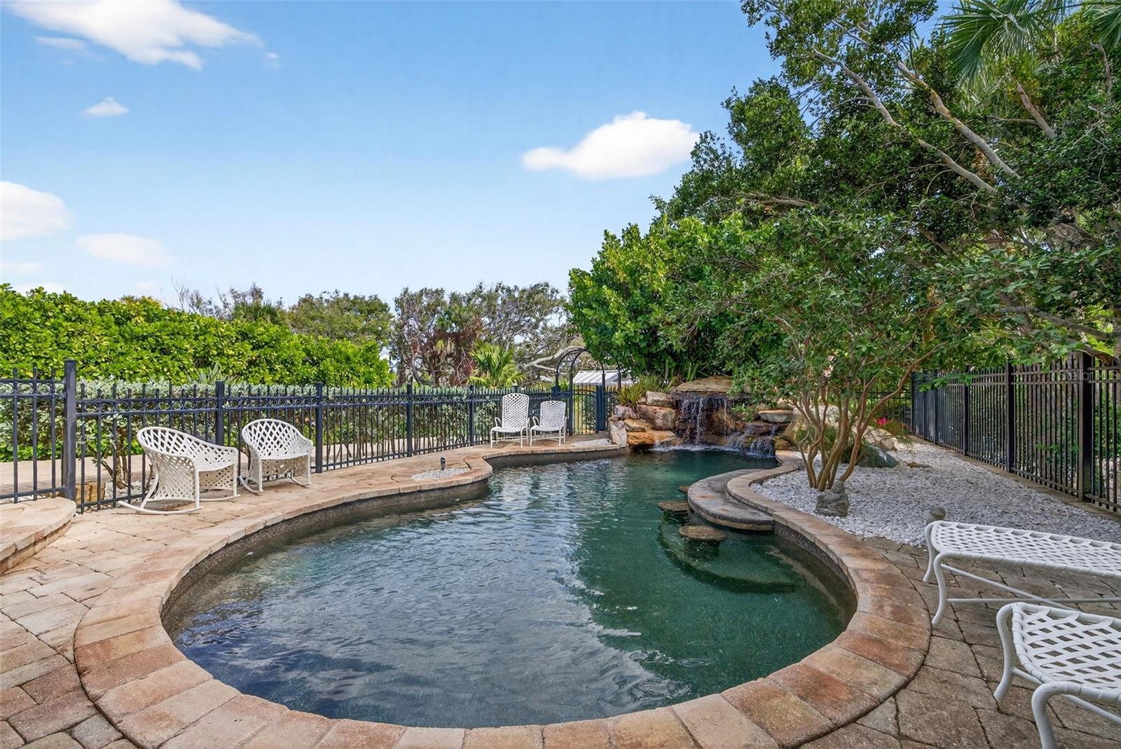 POINT OF ROCKS SUB - Residential