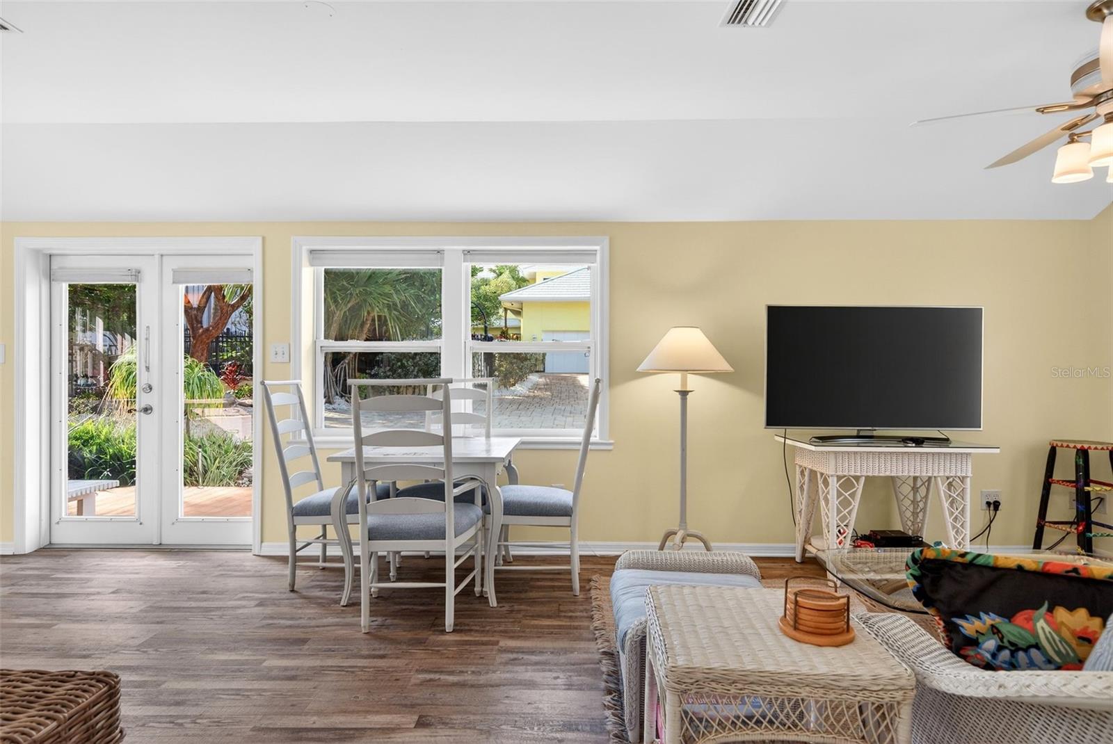 POINT OF ROCKS SUB - Residential