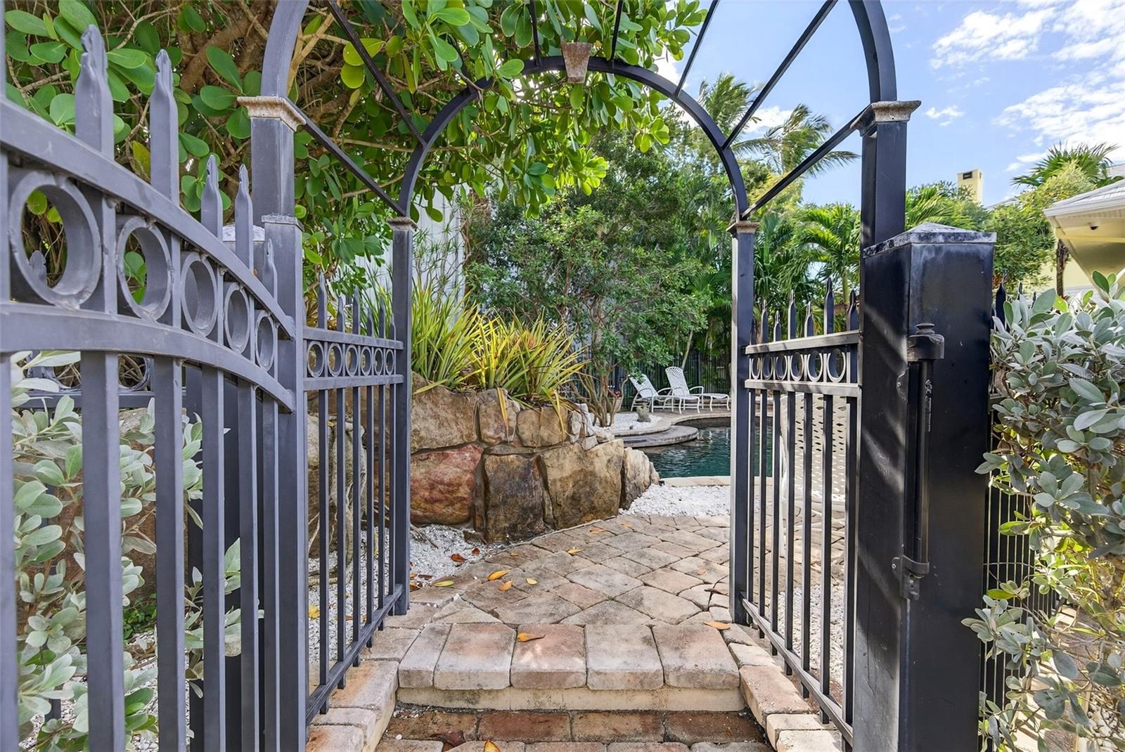 POINT OF ROCKS SUB - Residential