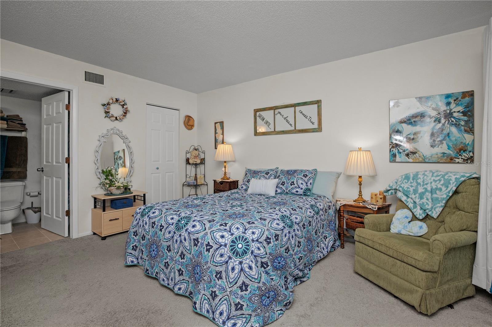 SANDHILL PINES BLDG 02 - Residential