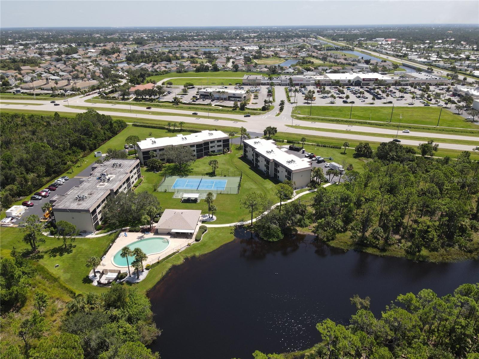 SANDHILL PINES BLDG 02 - Residential