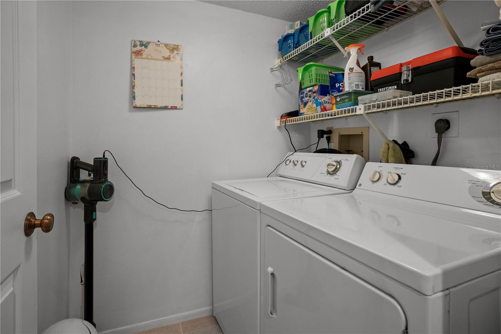 SANDHILL PINES BLDG 02 - Residential