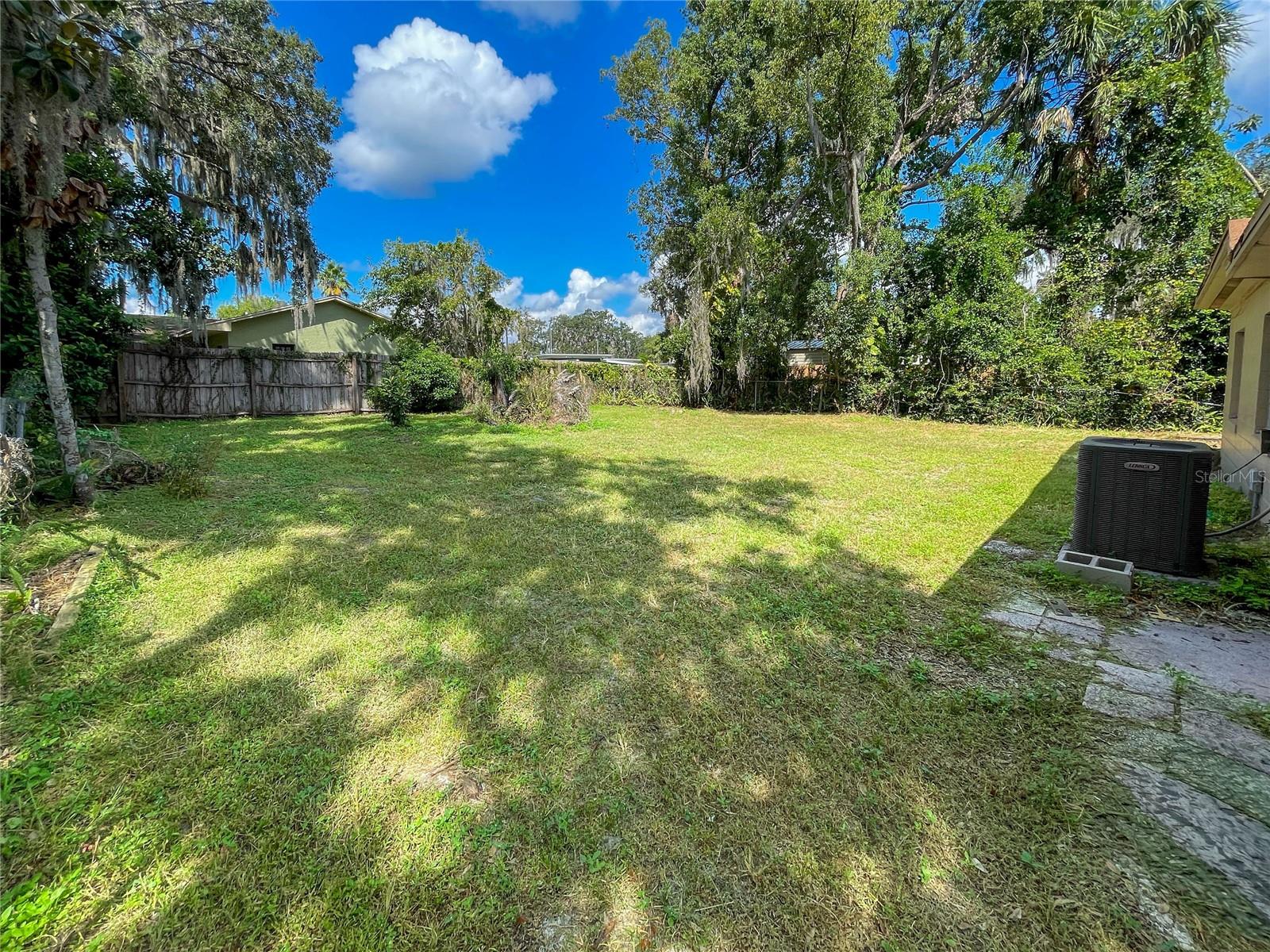 LEESBURG WHISPERING PINES - Residential