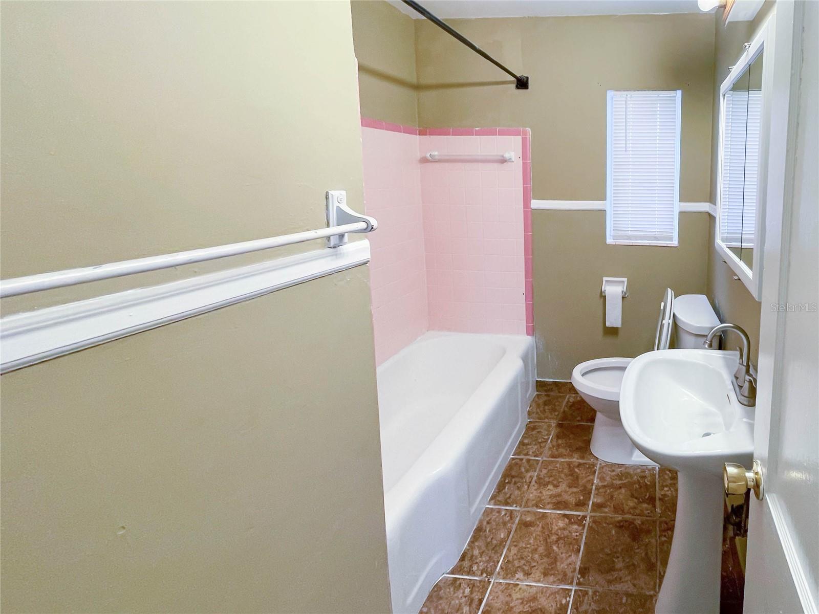 LEESBURG WHISPERING PINES - Residential
