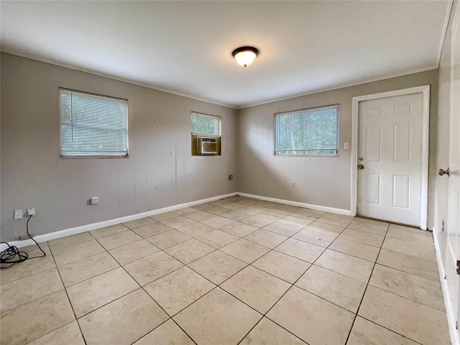LEESBURG WHISPERING PINES - Residential