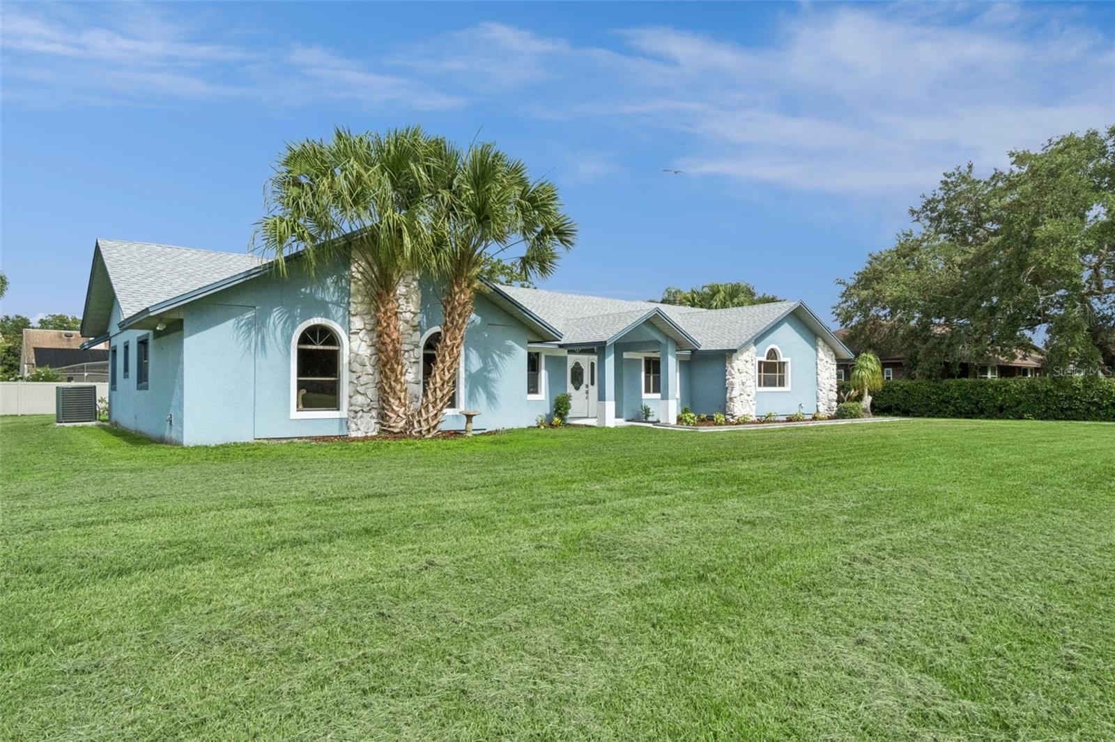 2827 SHADOW WOOD COURT