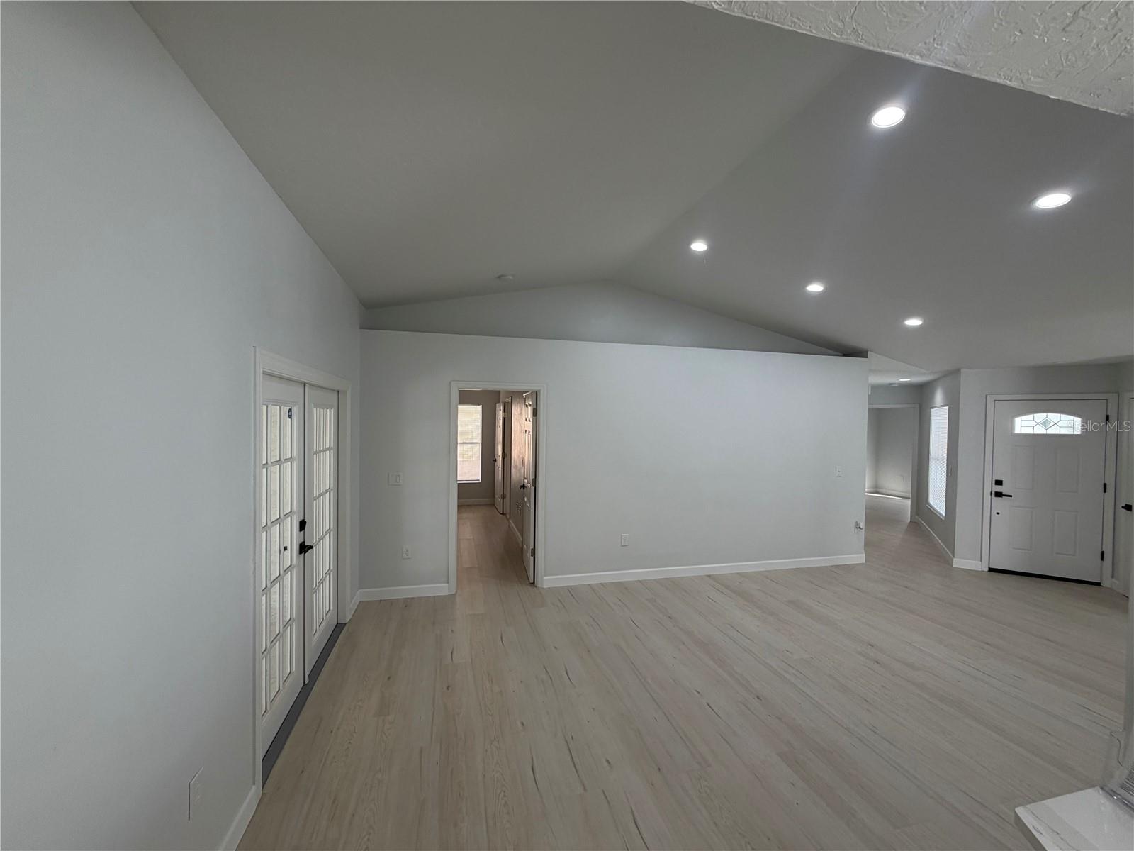 SARAPALMS - Residential