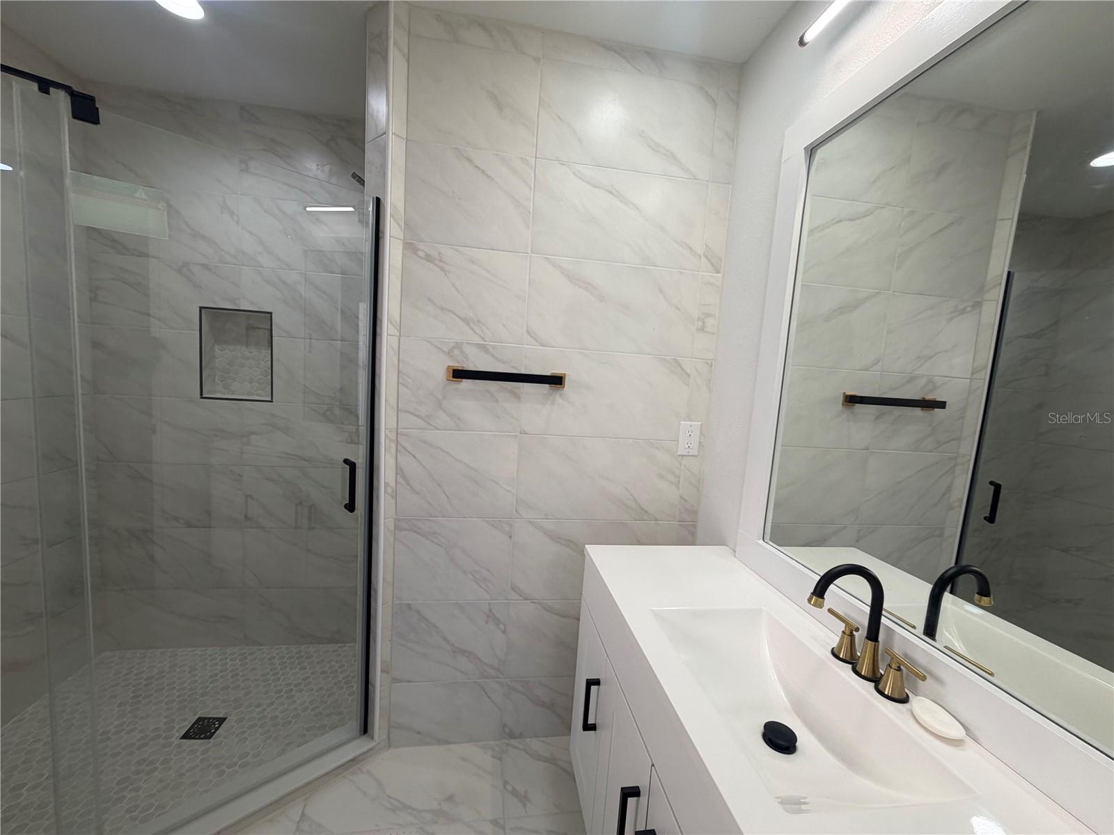 SARAPALMS - Residential