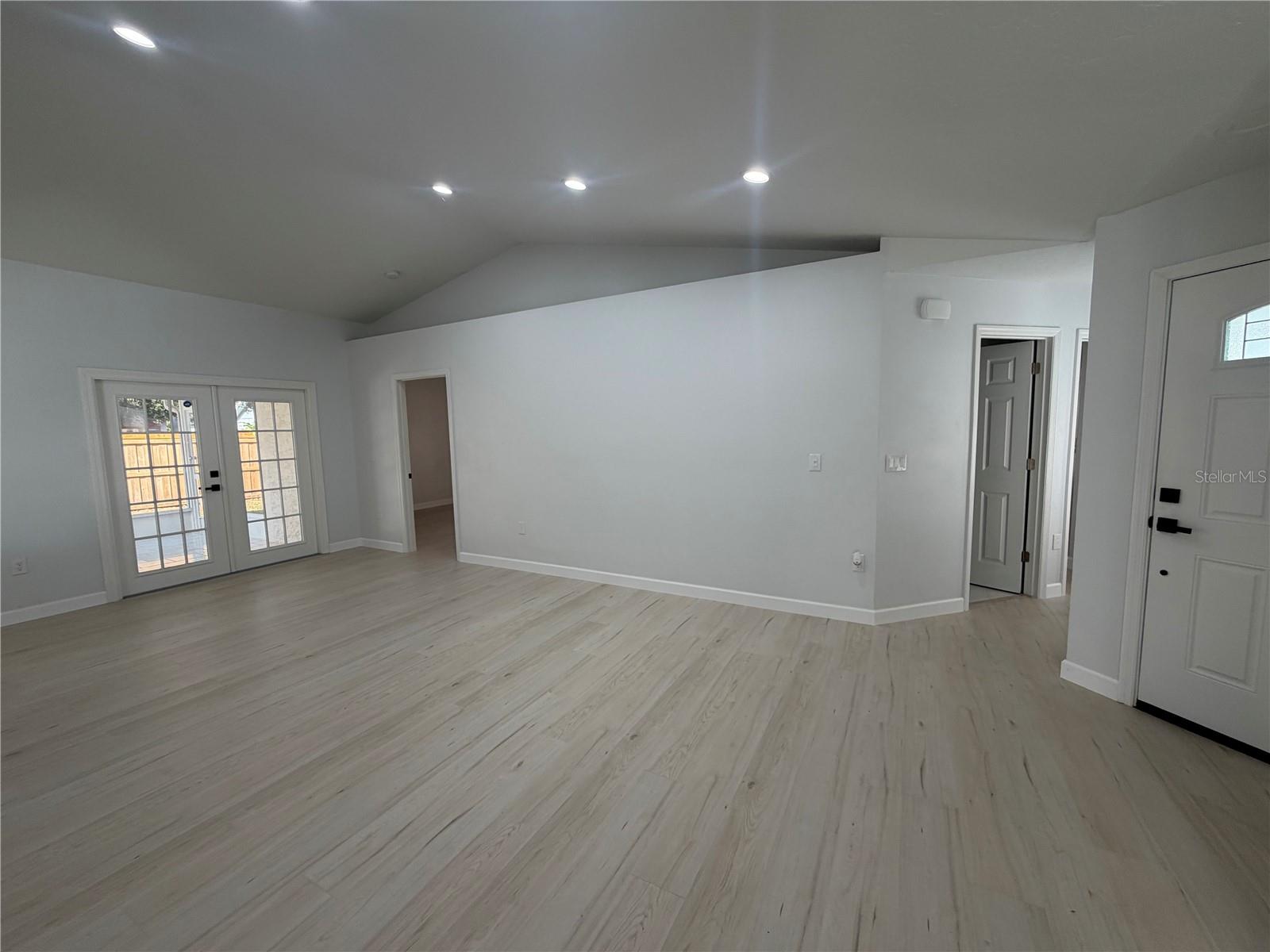 SARAPALMS - Residential