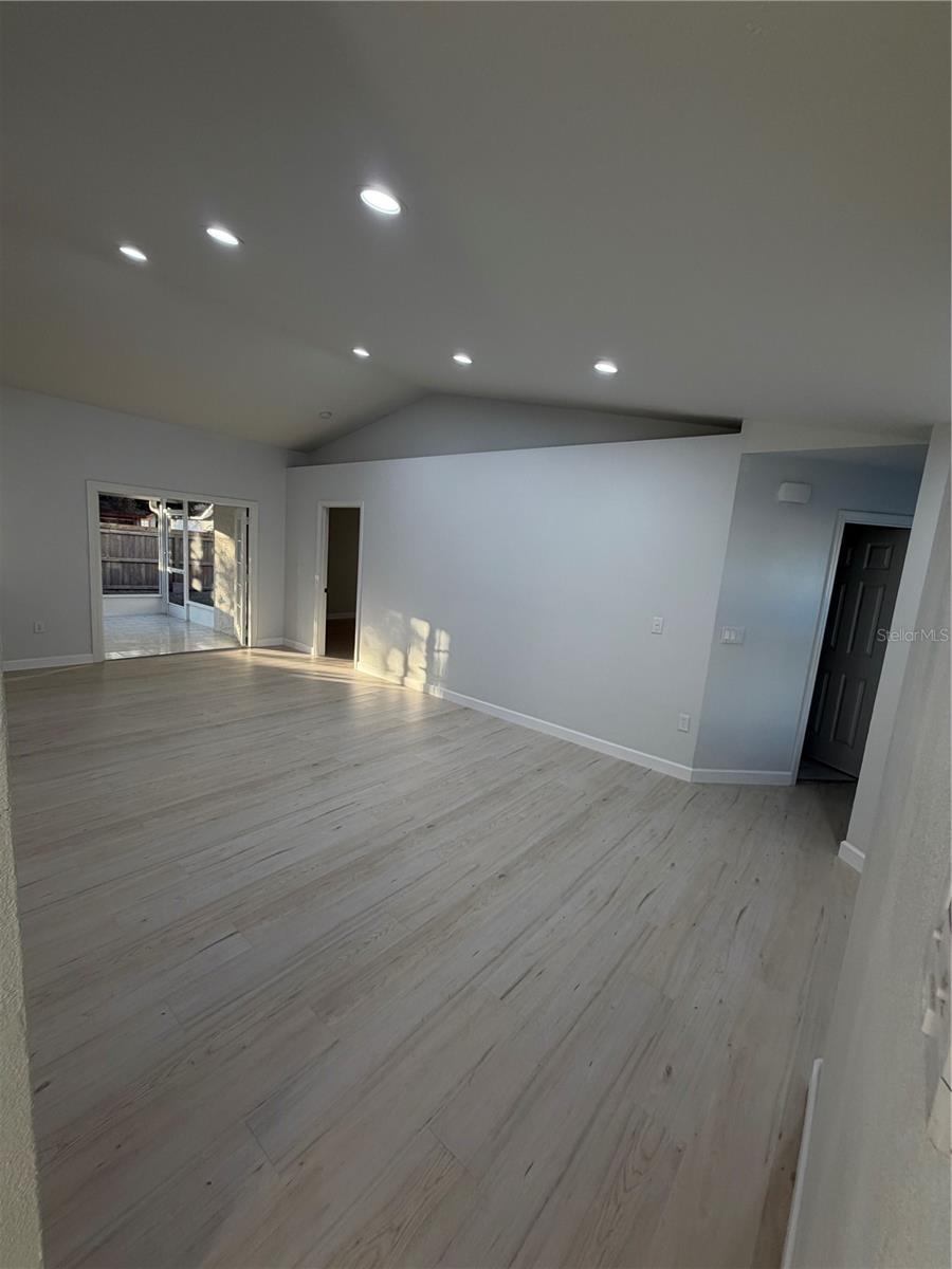 SARAPALMS - Residential