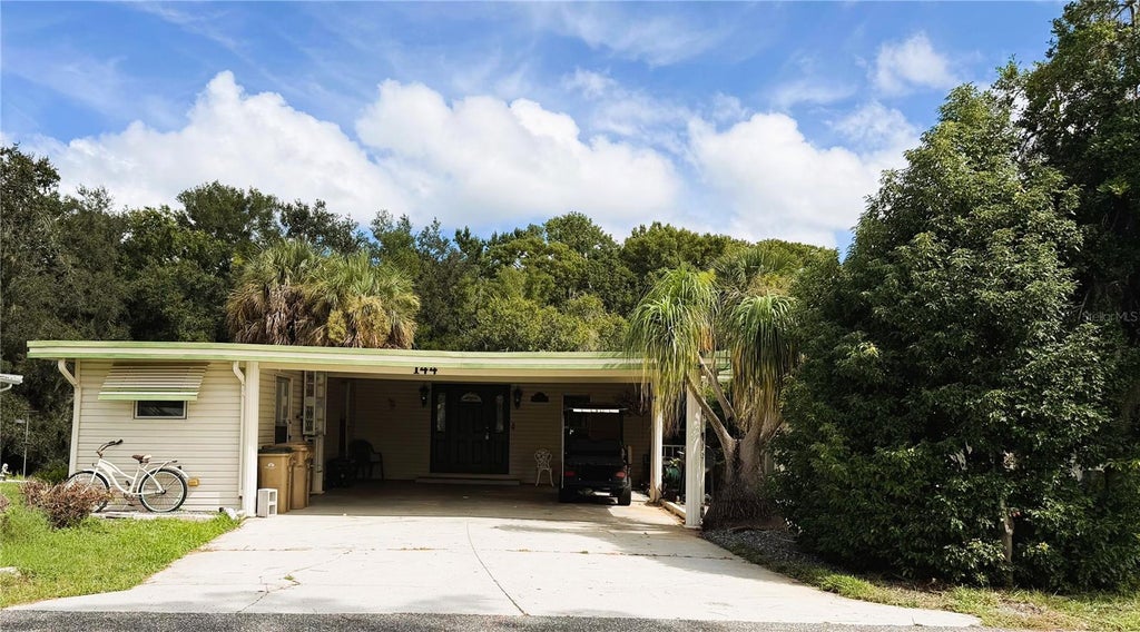 Photo of 144 Palo Verde Drive, Leesburg, FL 34748 (MLS # R4911772)