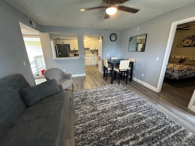 COUNTRY CLUB VLG/SILVER SPGS S - Residential