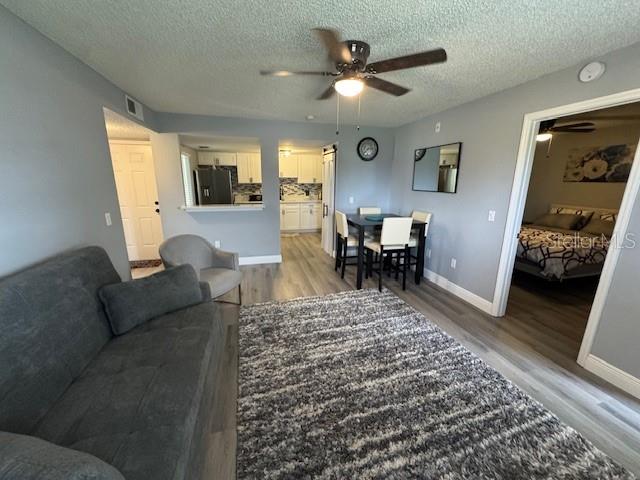 COUNTRY CLUB VLG/SILVER SPGS S - Residential