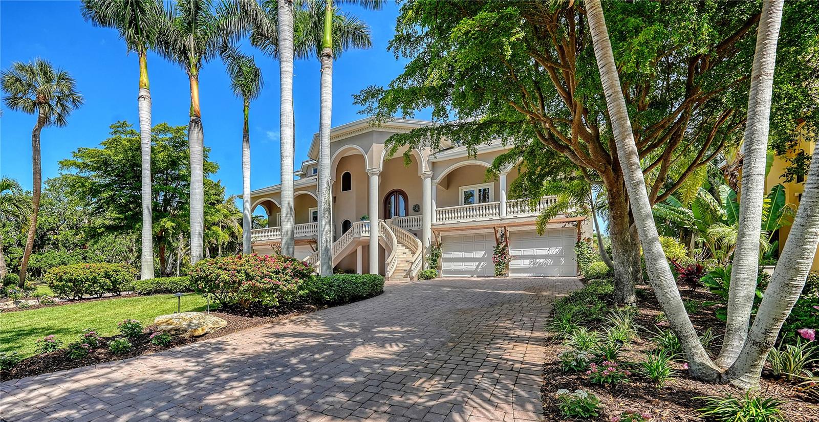 975 WHITAKERS LANE