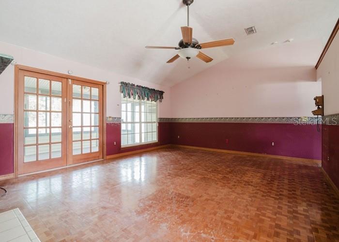 HIGH POINTE - Residential