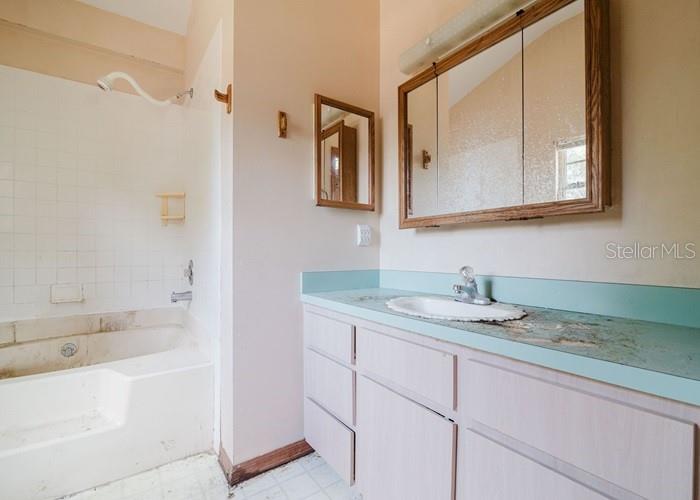 HIGH POINTE - Residential