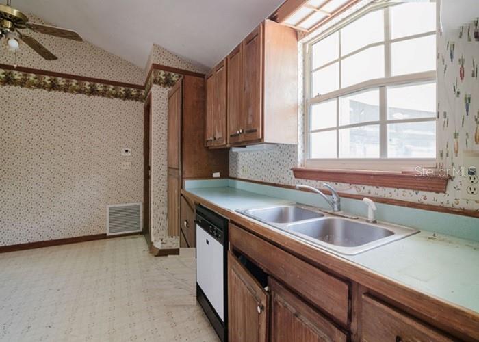 HIGH POINTE - Residential