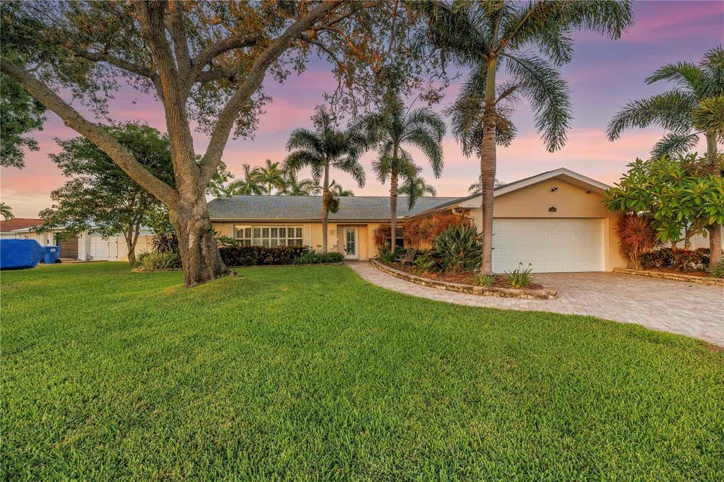 Photo of 1820 Tanglewood Drive NE, St Petersburg, FL 33702 (MLS # TB8522032)