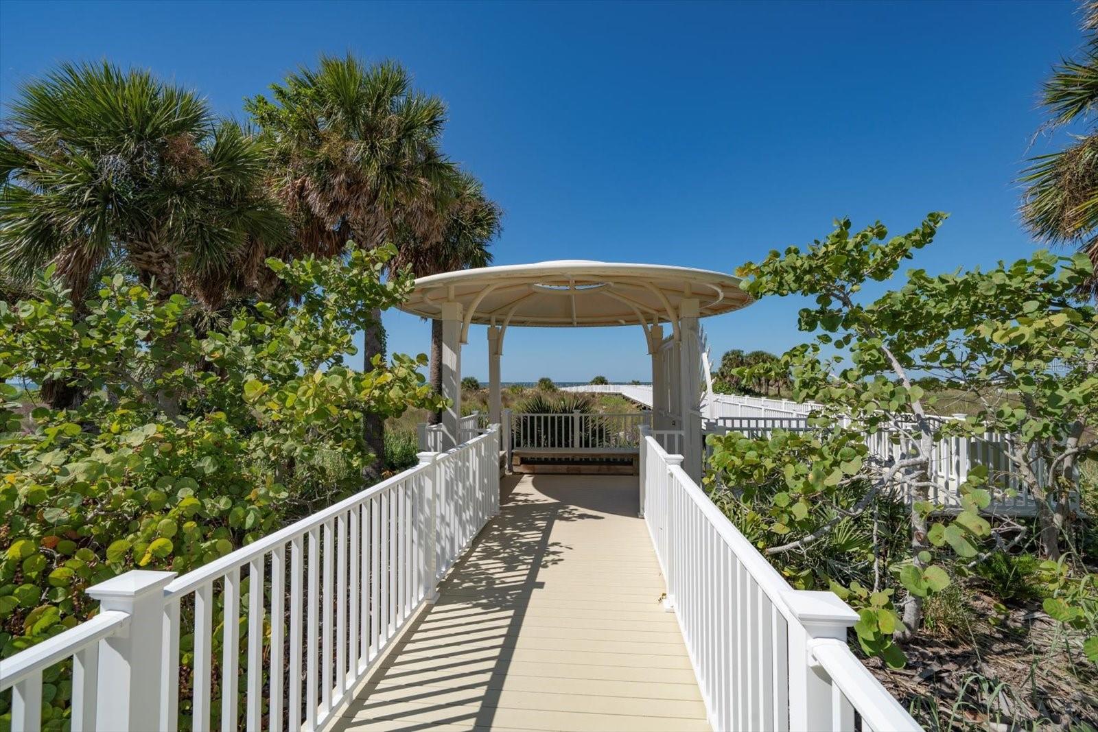 MERIDIAN ON SAND KEY CONDO - Residential