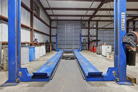 Tiny photo for 20761 NE Highway 27, Williston, FL 32696 (MLS # OM715242)