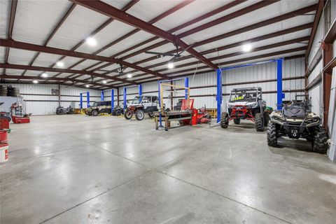 Tiny photo for 20761 NE Highway 27, Williston, FL 32696 (MLS # OM715242)