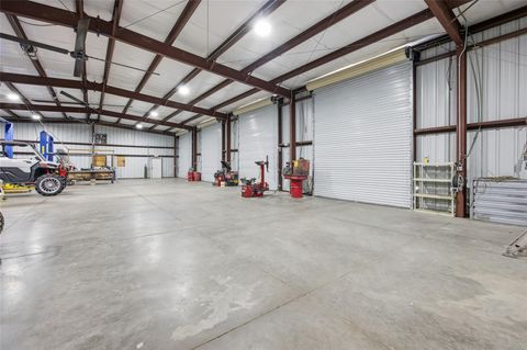 Tiny photo for 20761 NE Highway 27, Williston, FL 32696 (MLS # OM715242)