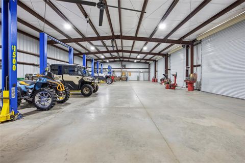 Tiny photo for 20761 NE Highway 27, Williston, FL 32696 (MLS # OM715242)