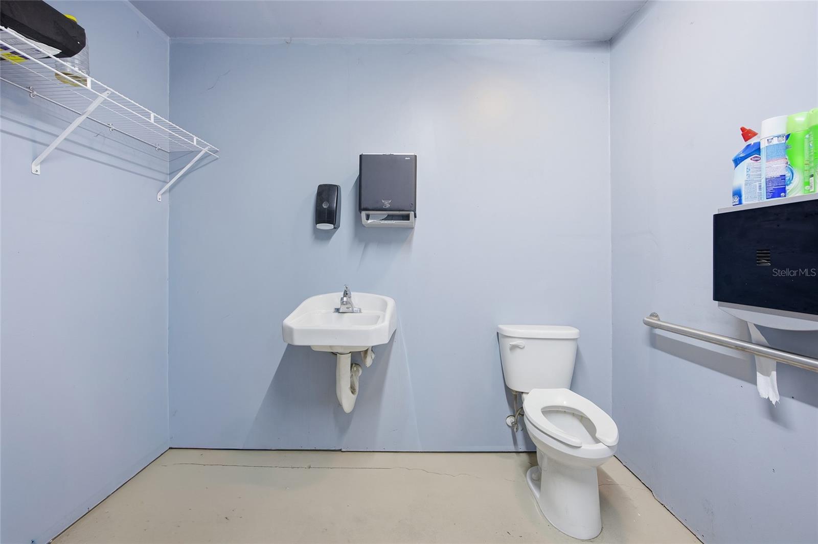 EASTERN ACRES - Commercial Sale