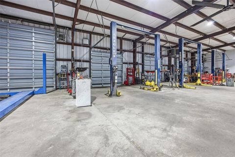 Tiny photo for 20761 NE Highway 27, Williston, FL 32696 (MLS # OM715242)