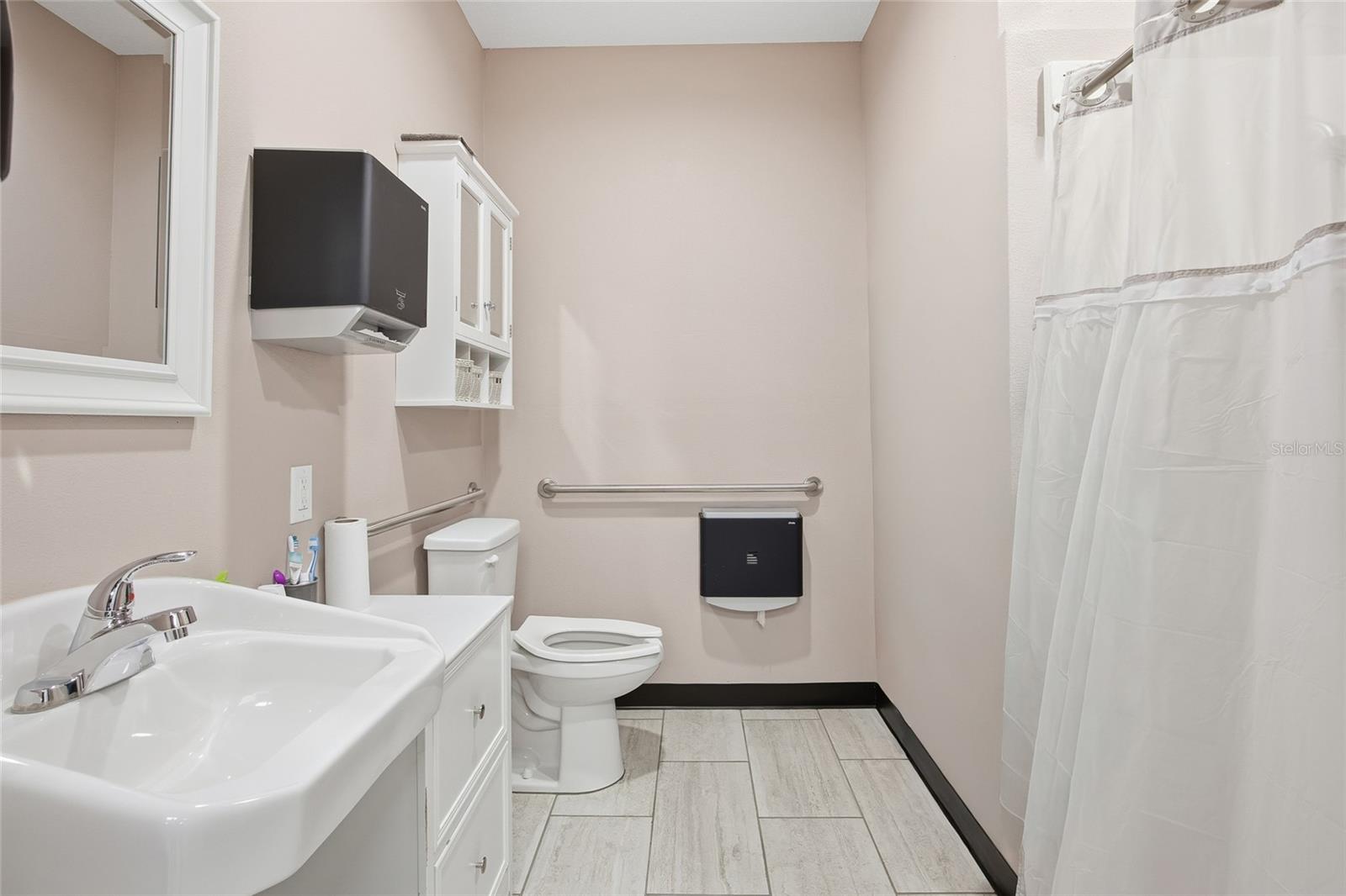 EASTERN ACRES - Commercial Sale