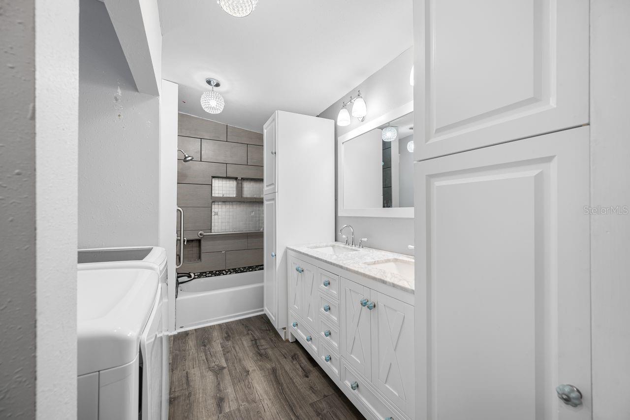 HIGHLAND GROVES - Residential