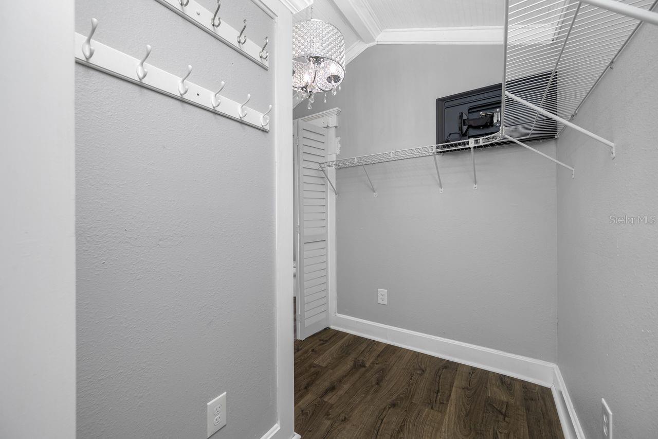 HIGHLAND GROVES - Residential