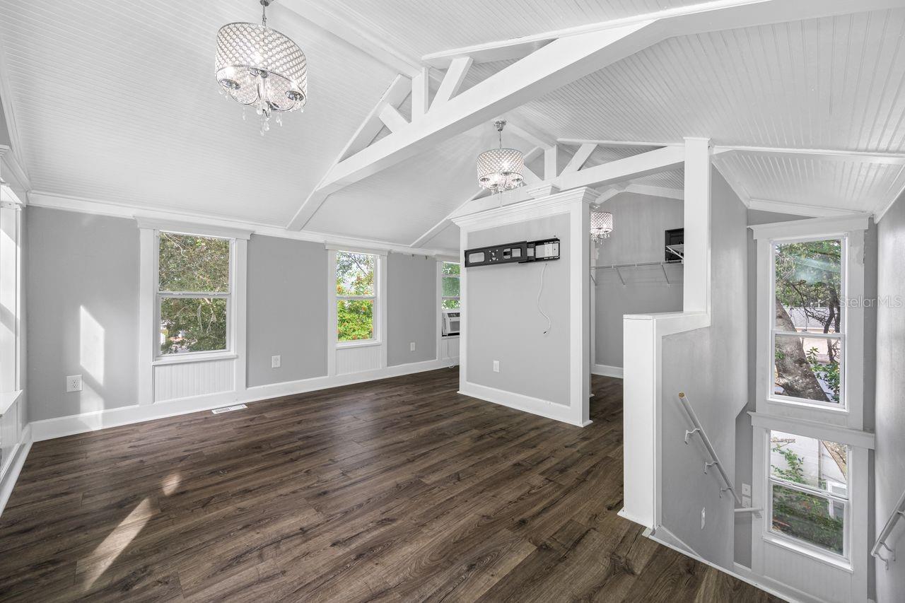 HIGHLAND GROVES - Residential