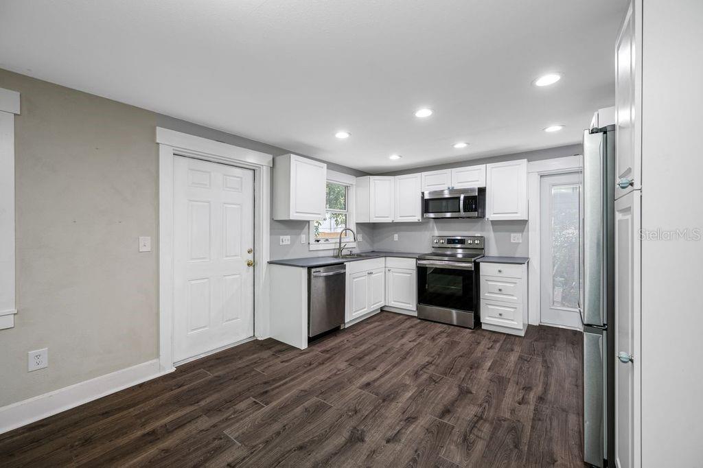 HIGHLAND GROVES - Residential