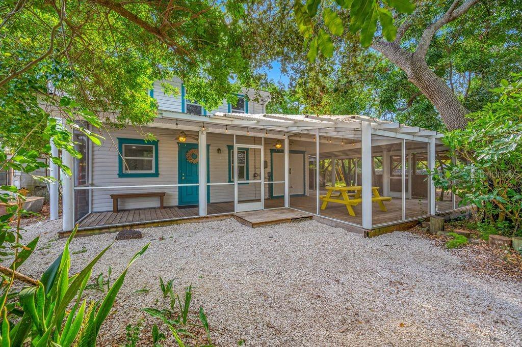 HIGHLAND GROVES - Residential