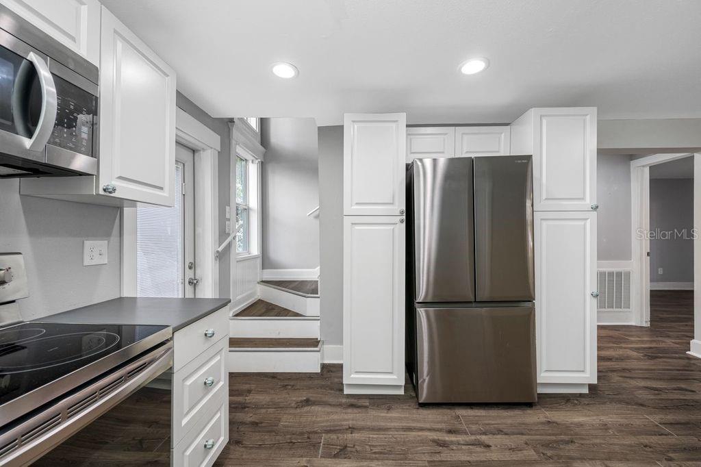 HIGHLAND GROVES - Residential