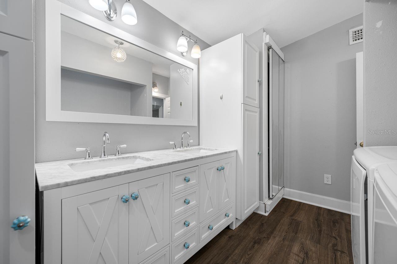 HIGHLAND GROVES - Residential