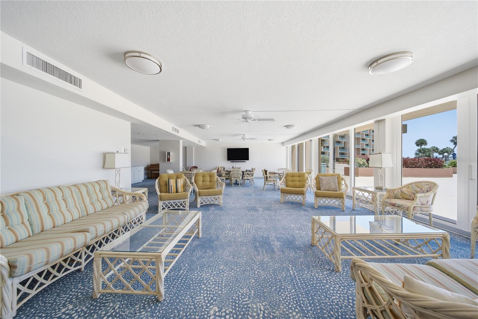 KEY CAPRI CONDO - Residential