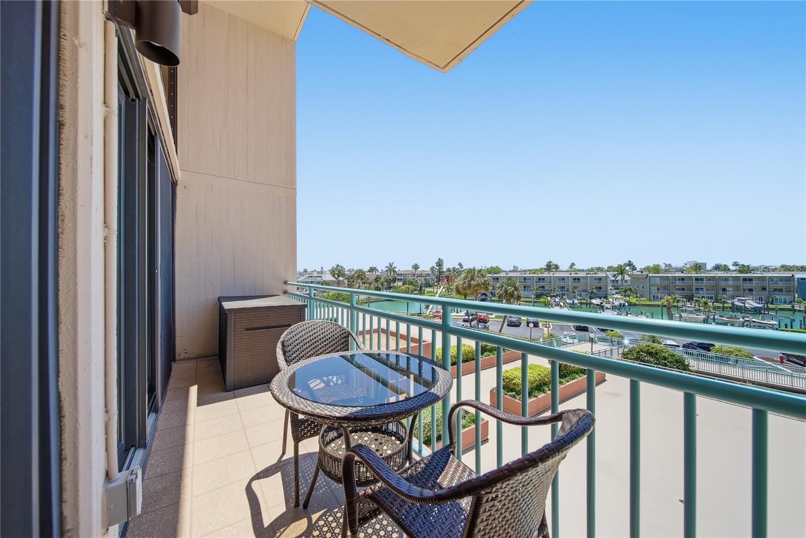 KEY CAPRI CONDO - Residential